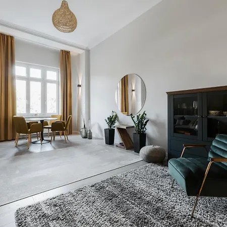 Cozy With Castle View Apartamento